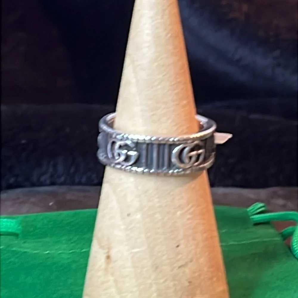 NWT Gucci Wide Interlocking G Marmont Ring size M (8) - Picture 5 of 8